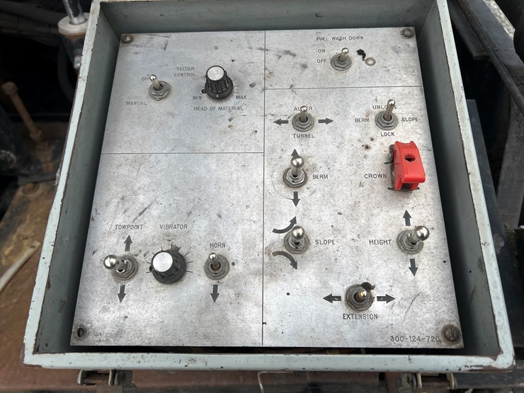 caterpillar-ap-600d-image-31