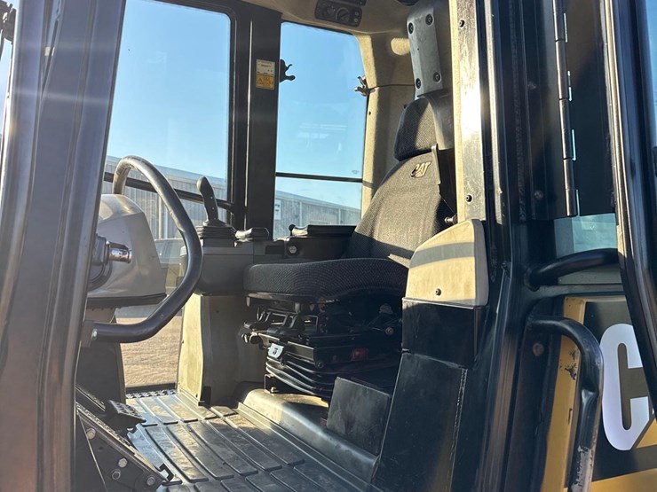 2008-caterpillar-953d-image-18