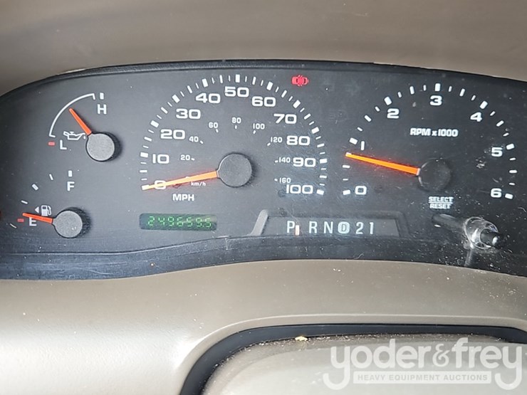 2004-ford-excursion-image-31