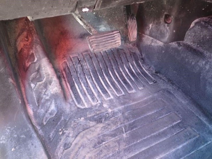 2022-chevrolet-2500hd-image-15