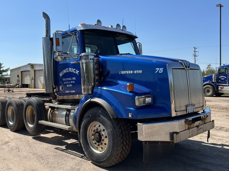 #1114-•-2005-western-star-tri-axle-heavy-haul-truck-tractor-image-7