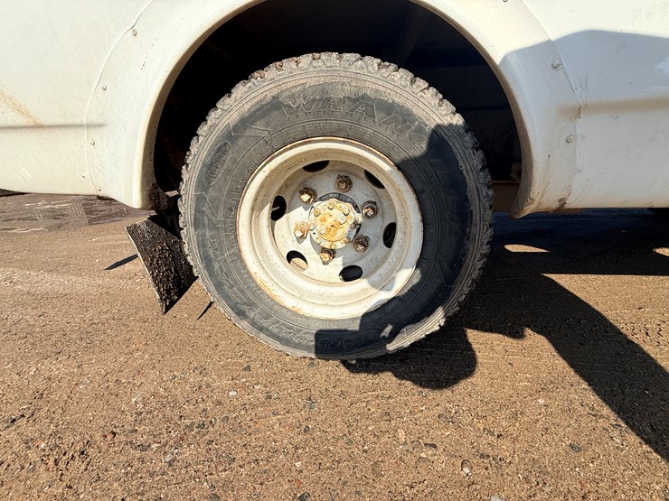 2002-isuzu-npr-image-43