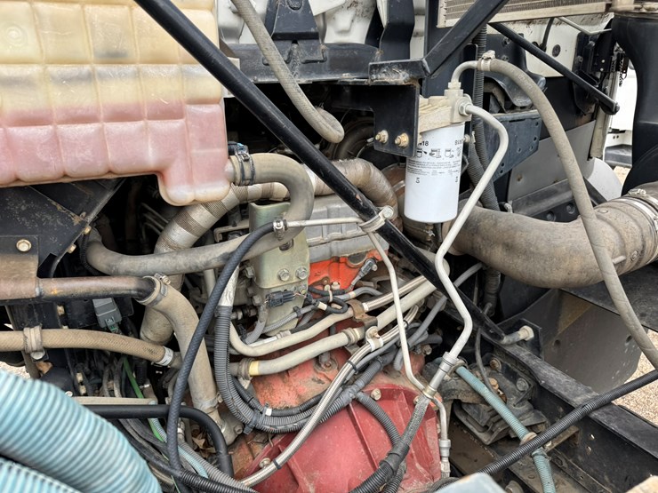 2005-gmc-t7500-image-45