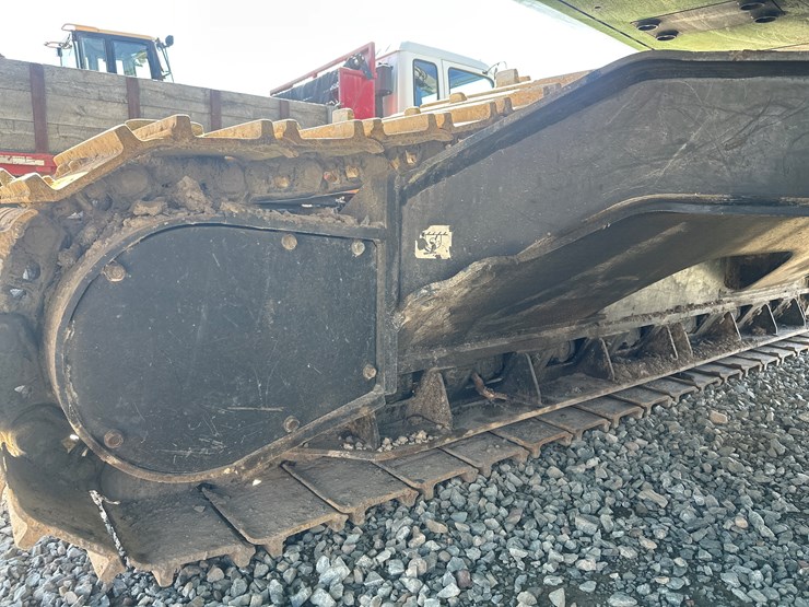 2016-deere-2154d-image-75