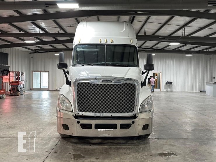 2014-freightliner-cascadia-125-image-7