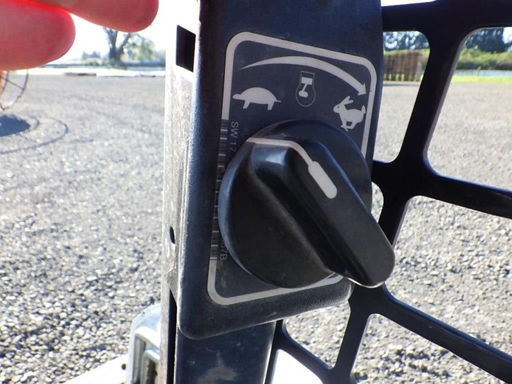 2020-bobcat-s450-image-36