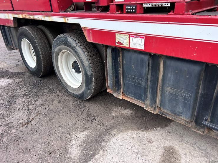 #1690-•-2013-international-7500-6x4-hydro-excavation-truck-image-31