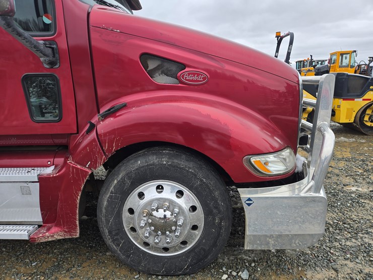 2007-peterbilt-387-image-12