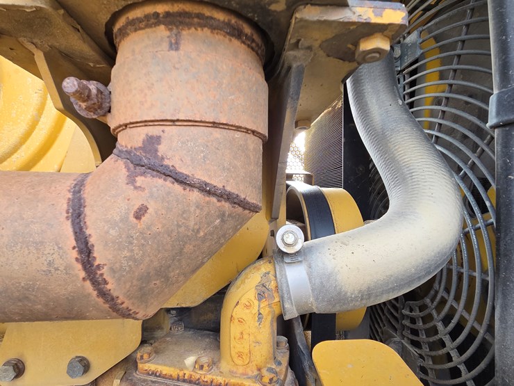 caterpillar-d6n-xl-image-17