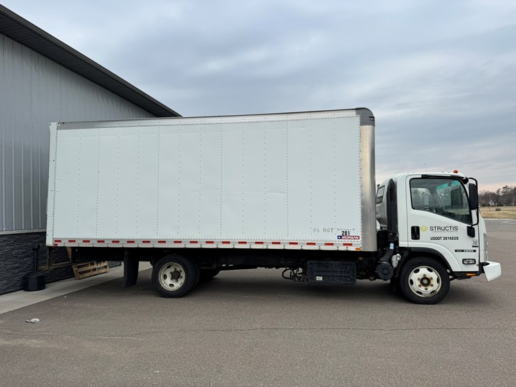 2019-isuzu-nrr-image-5