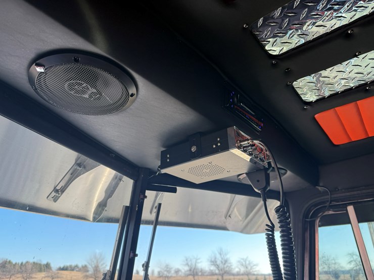 1974-peterbilt-359-image-39