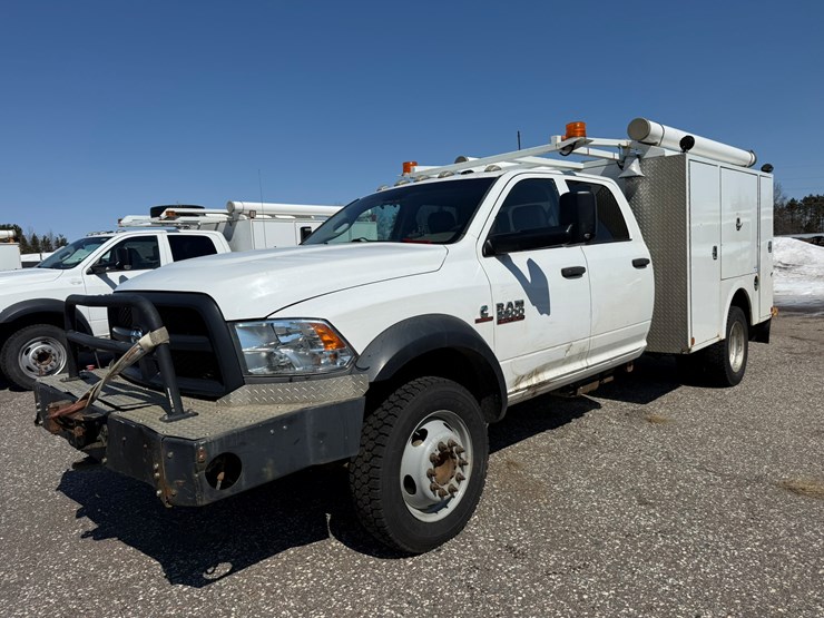 #1062-•-2015-ram-5500-heavy-duty-service-truck-image-1