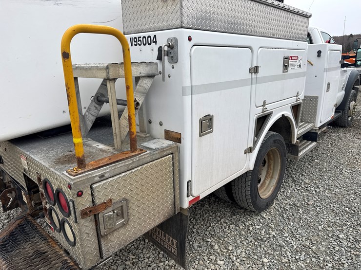 2015-ford-f550-image-31