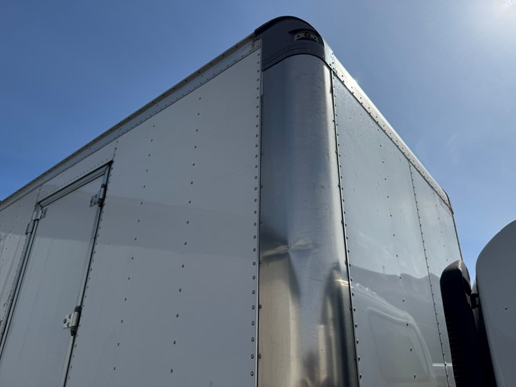 2019-isuzu-nrr-image-19