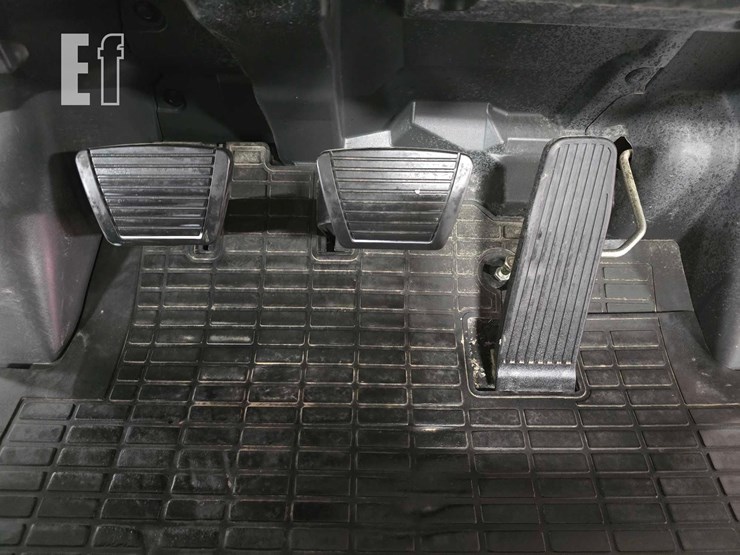 2021-caterpillar-gp25n-image-15