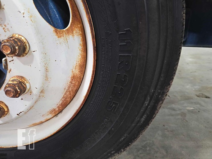 2004-peterbilt-378-image-30