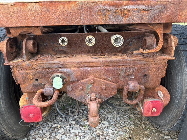 2007-international-7600-image-44