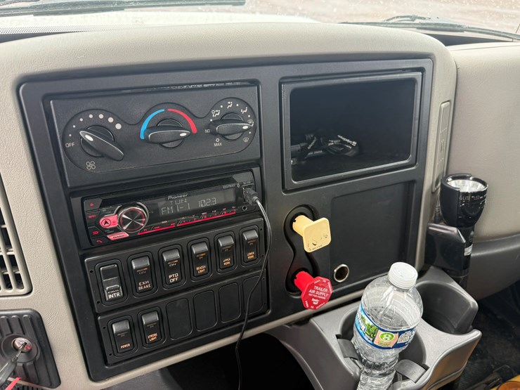 2013-international-4400-sba-image-37