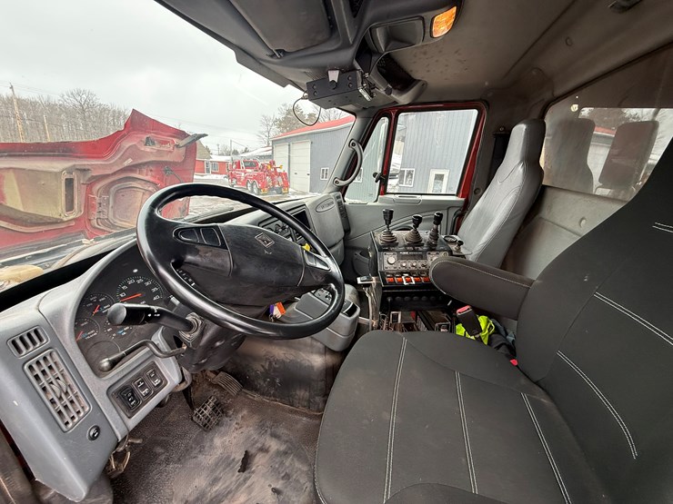 #1052-•-2007-international-7600sfa-tri-axle-dump-truck-image-30