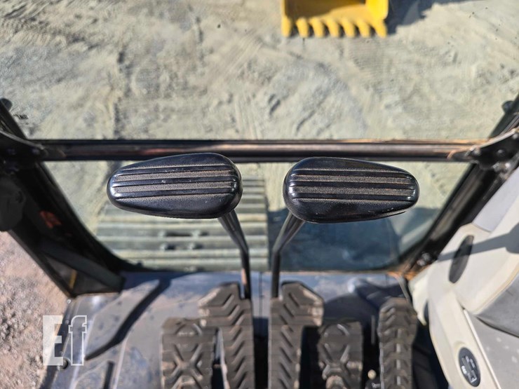 2017-caterpillar-326fl-image-14