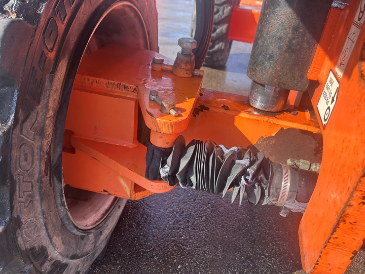 2011-jlg-660sj-image-50