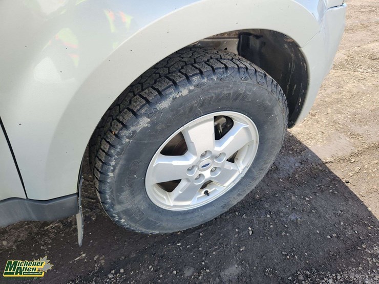 2008-ford-escape-image-10