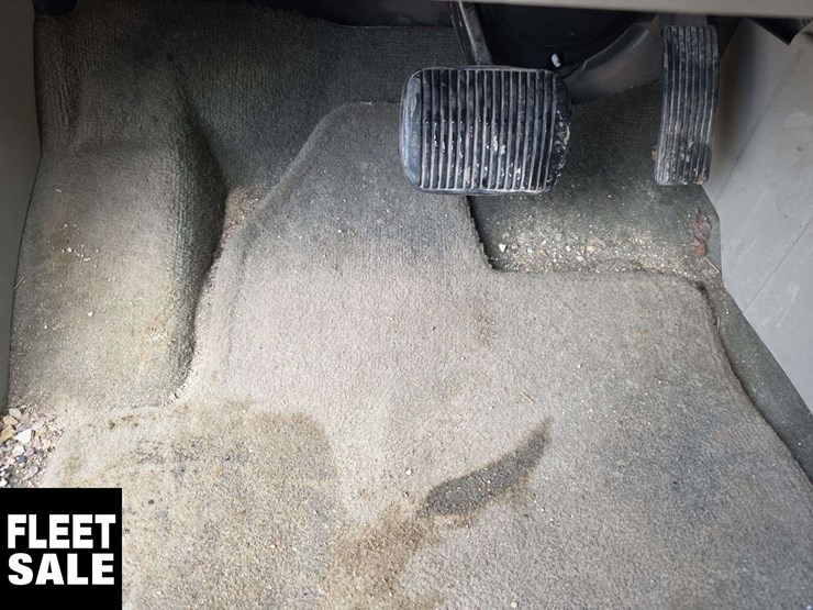 2011-ford-escape-image-24