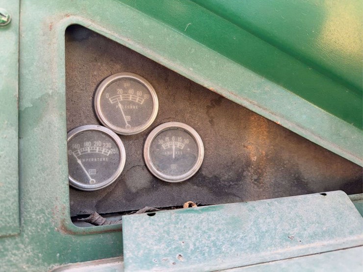 autocar-u70-truck-tractor-image-39