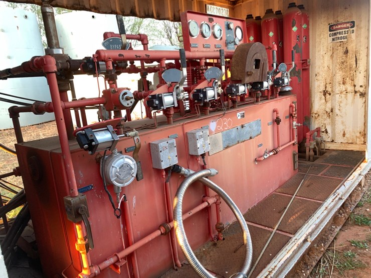 18’-l-x-8’-w-x-9’4”-t-skidded-bop-closing-unit-image-6