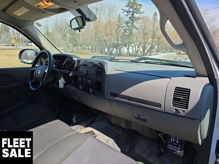 2010-chevrolet-silverado-2500hd-image-29