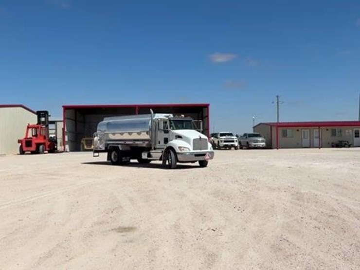 2020-kenworth-t370-image-16