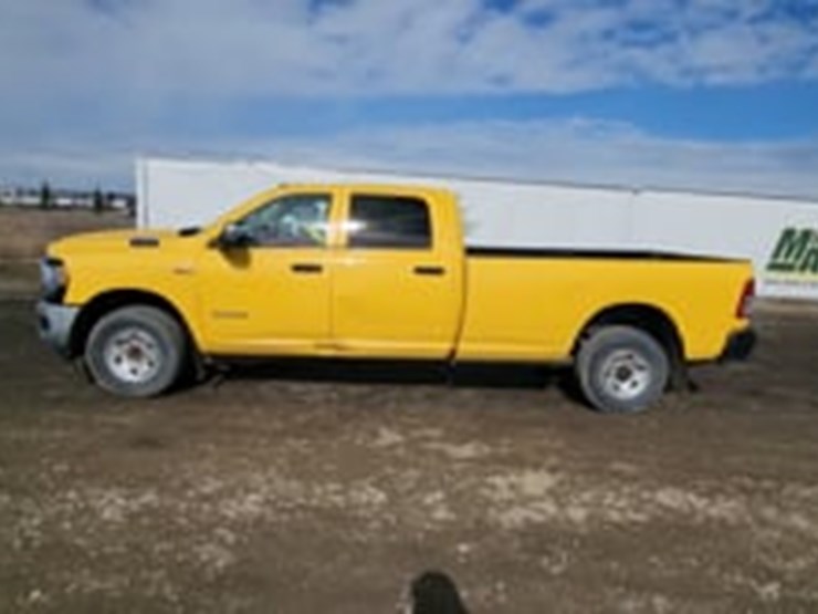 2019-dodge-2500-image-5