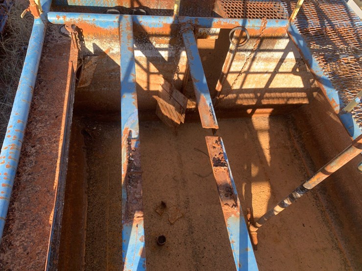 550-bbl-41’-l-x-11’-w-x-5’-t-4-compartment-mud-pit-w/-catwalks-on-top-image-5