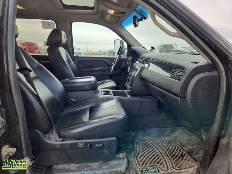 2010-gmc-sierra-2500hd-image-26