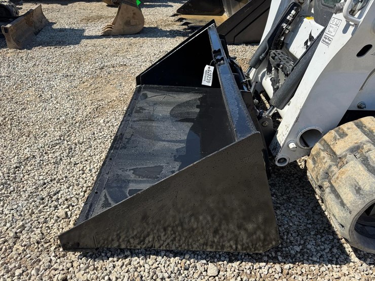 wildcat-78"-skid-steer-high-capacity-bucket-image-5