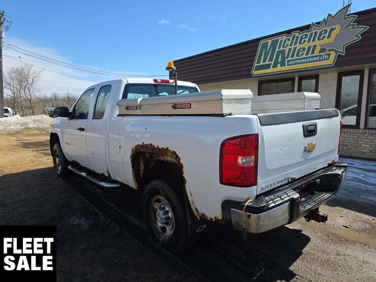2010-chevrolet-silverado-2500hd-image-4
