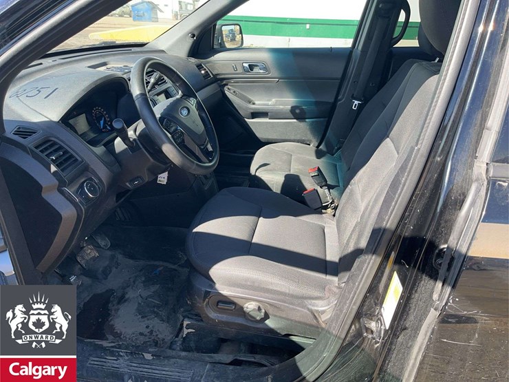 2018-ford-explorer-image-13