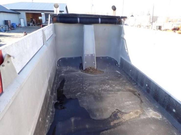 2013-kenworth-t800-image-57