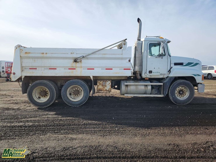 2001-mack-ch613-image-6