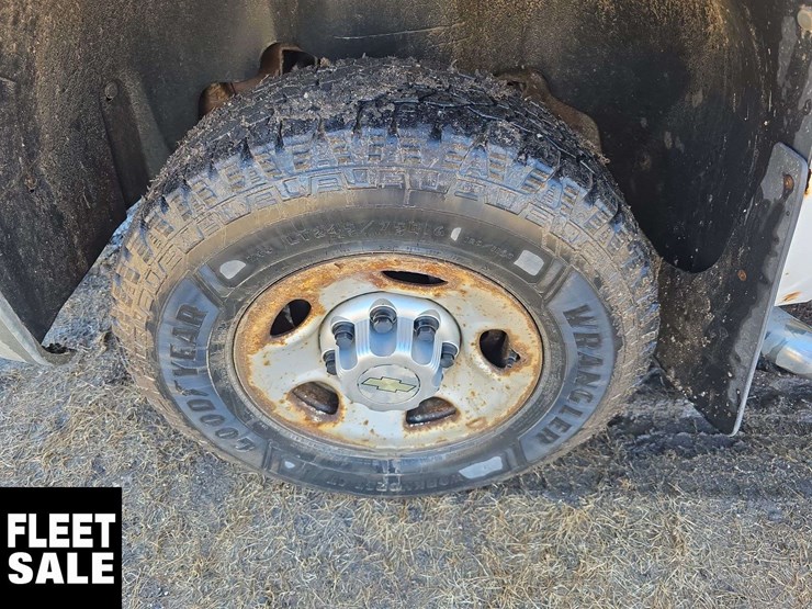 2010-chevrolet-silverado-2500hd-image-15