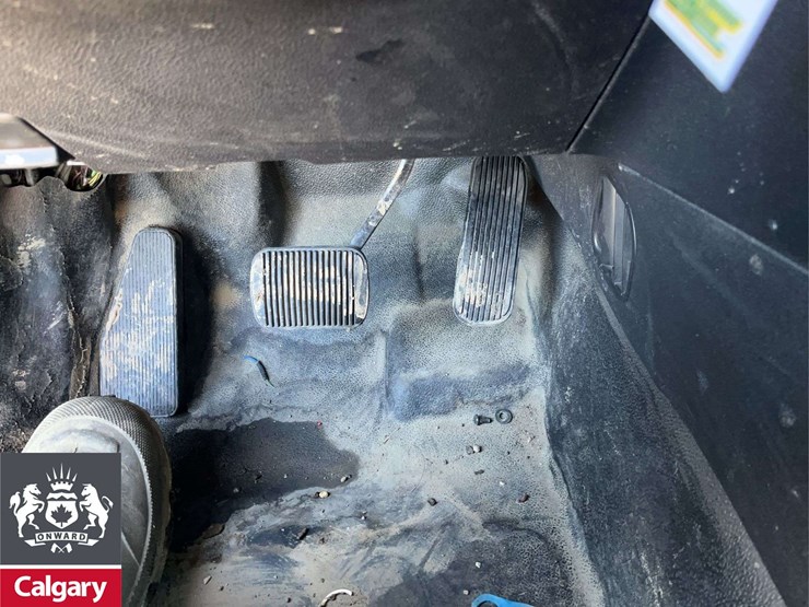 2018-ford-explorer-image-16