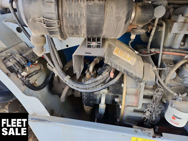 2010-genie-gth5519-image-21