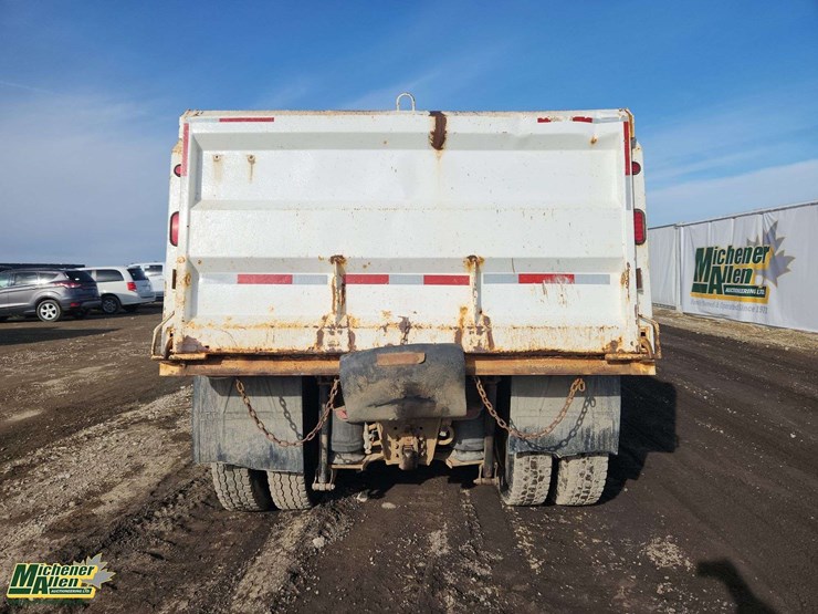 2001-mack-ch613-image-4