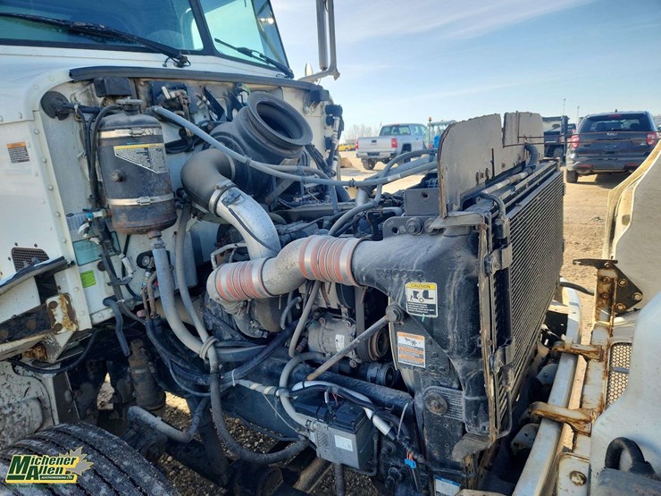 2011-peterbilt-337-image-27