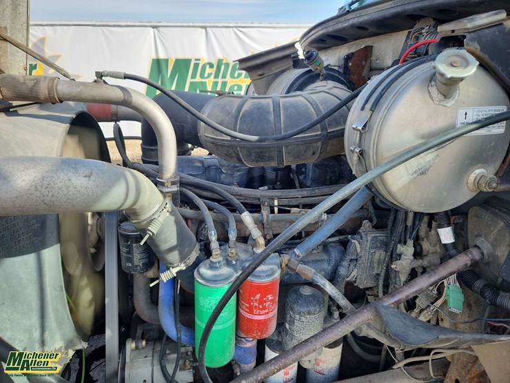 2001-mack-ch613-image-25