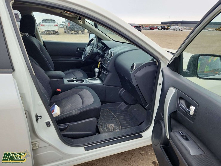 2013-nissan-rogue-image-18