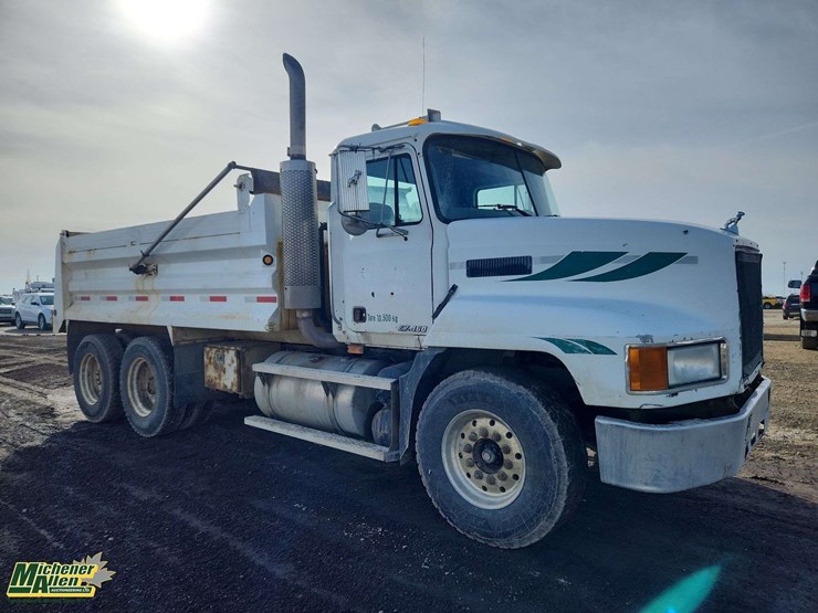 2001-mack-ch613-image-7