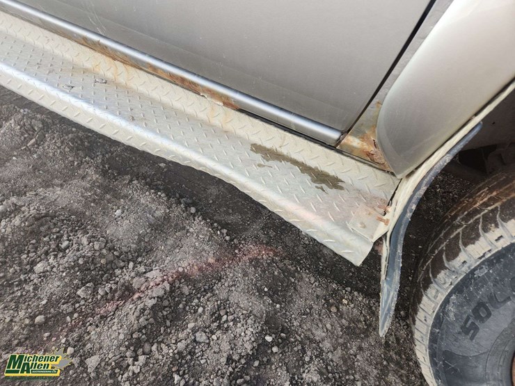 2003-gmc-sierra-3500-image-30