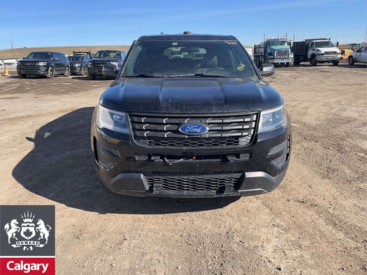 2019-ford-explorer-image-8