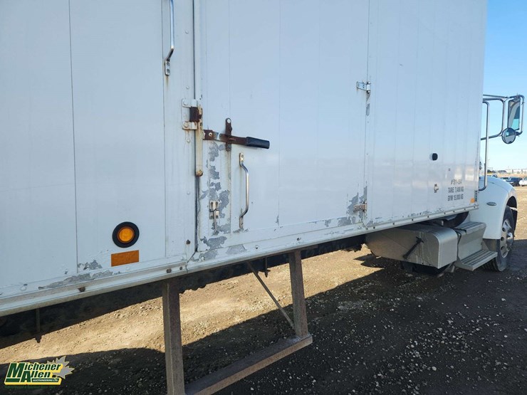 2011-peterbilt-337-image-50